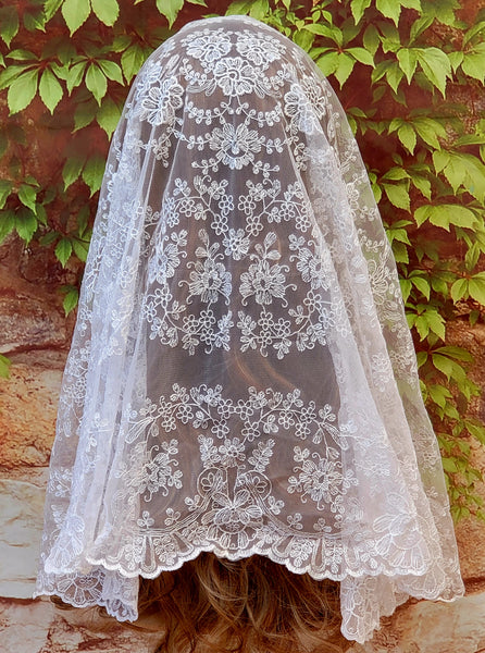 French lace, half moon veil